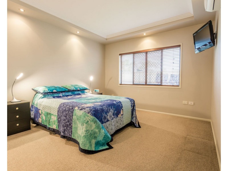 17 Callaghan St, Emerald QLD 4720