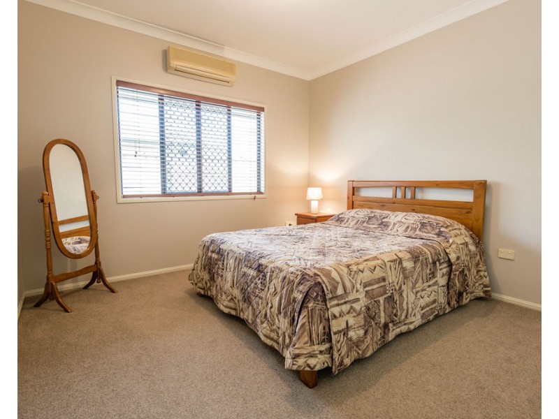 17 Callaghan St, Emerald QLD 4720