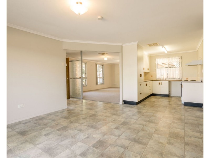 10 Roseanne Rd, Emerald QLD 4720