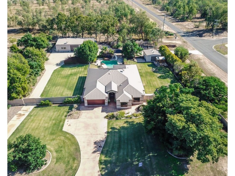 41 Russ Layton Dr, Emerald QLD 4720