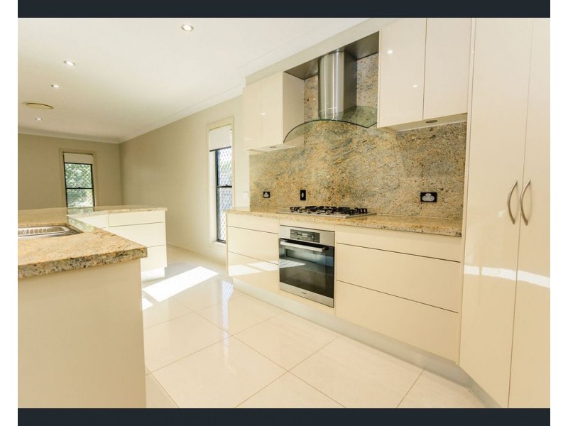 41 Russ Layton Dr, Emerald QLD 4720
