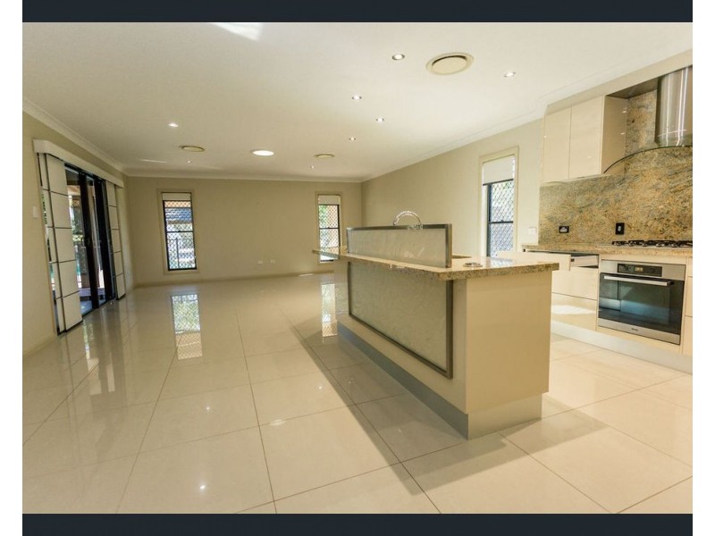 41 Russ Layton Dr, Emerald QLD 4720