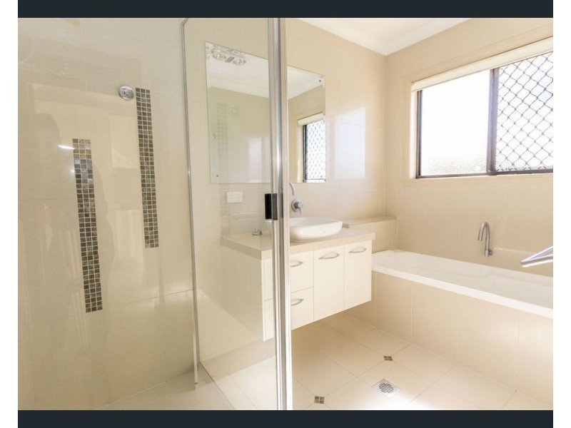 41 Russ Layton Dr, Emerald QLD 4720