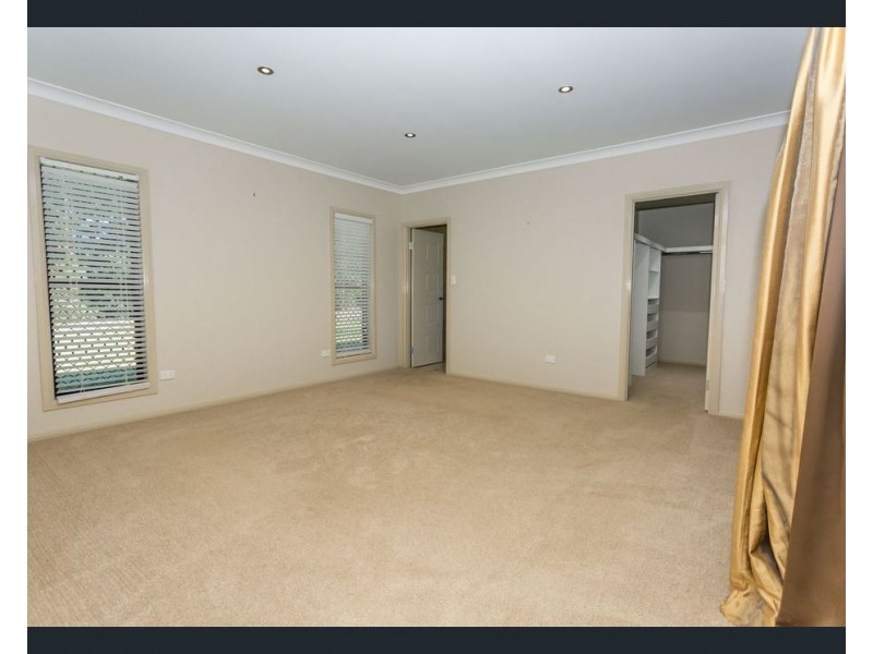 41 Russ Layton Dr, Emerald QLD 4720
