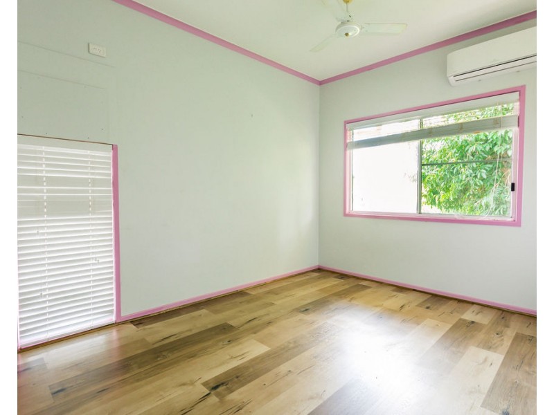 4 Roseanne Rd, Emerald QLD 4720