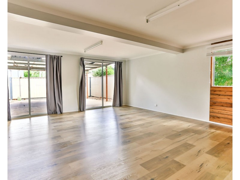 4 Roseanne Rd, Emerald QLD 4720