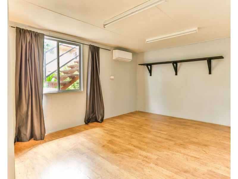 4 Roseanne Rd, Emerald QLD 4720