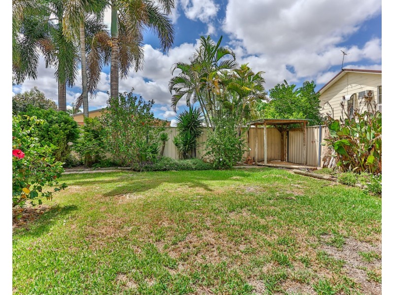4 Roseanne Rd, Emerald QLD 4720