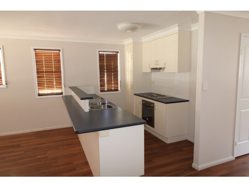 4/6 Burn St, Capella QLD 4723