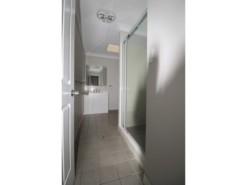 4/6 Burn St, Capella QLD 4723