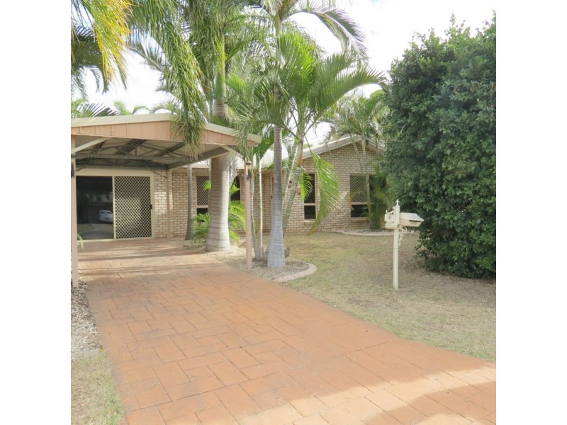 9 Fern Crt, Emerald QLD 4720