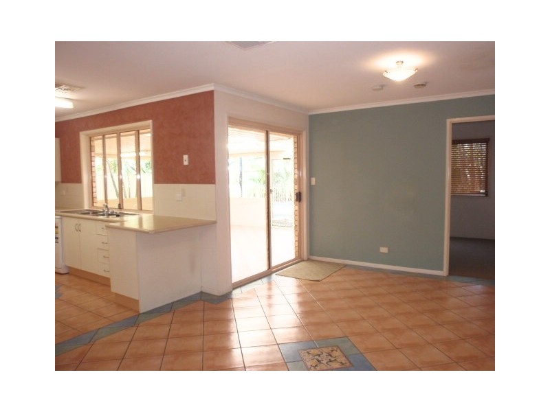 9 Fern Crt, Emerald QLD 4720