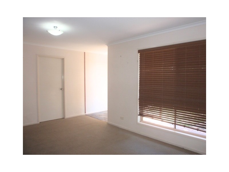 9 Fern Crt, Emerald QLD 4720