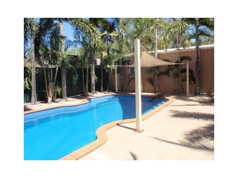 9 Fern Crt, Emerald QLD 4720