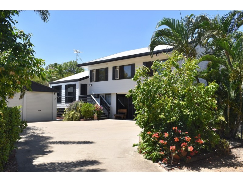 10 Ward Place, Emerald QLD 4720