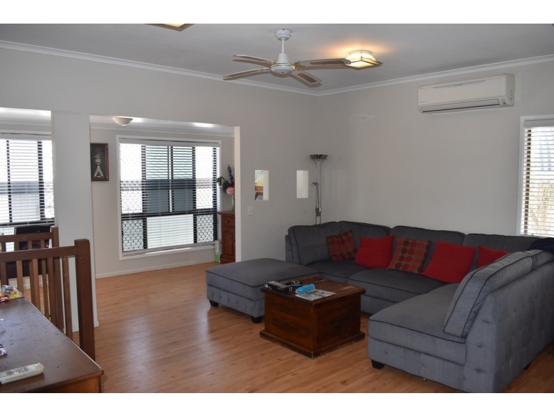 10 Ward Place, Emerald QLD 4720