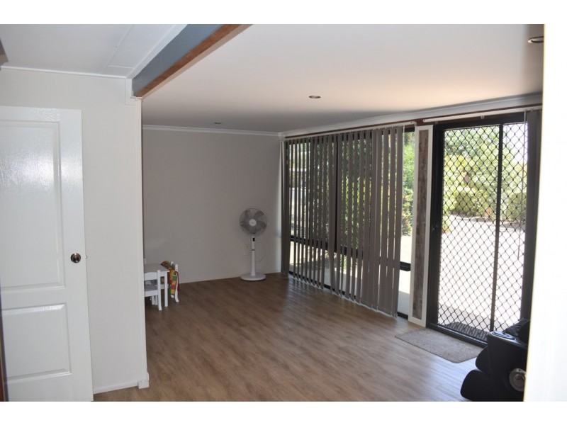 10 Ward Place, Emerald QLD 4720