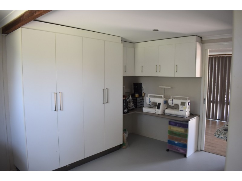 10 Ward Place, Emerald QLD 4720