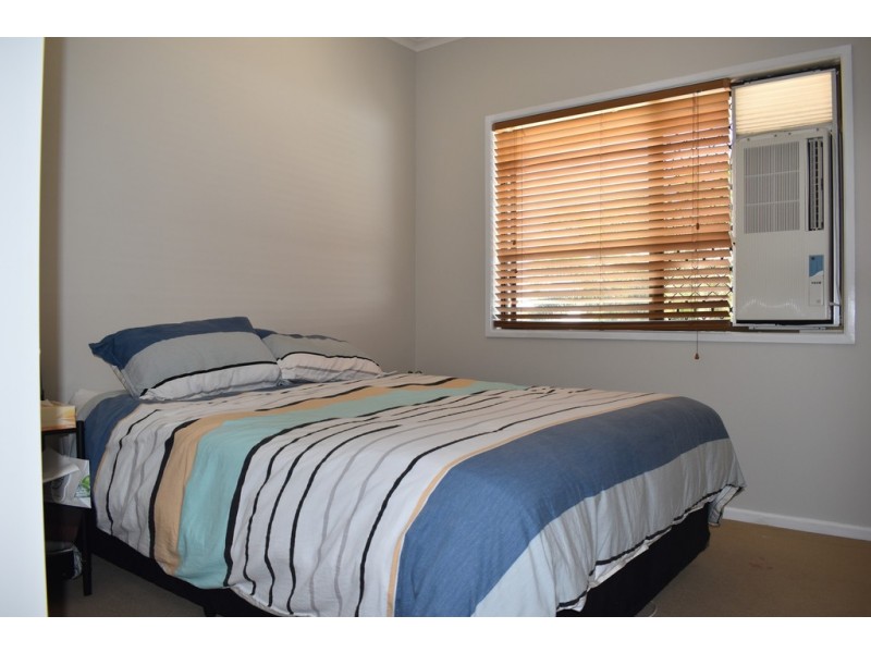 10 Ward Place, Emerald QLD 4720