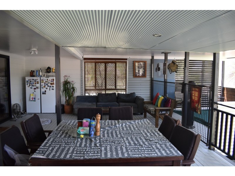 10 Ward Place, Emerald QLD 4720