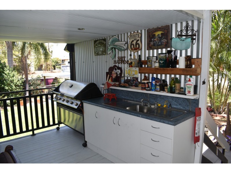 10 Ward Place, Emerald QLD 4720