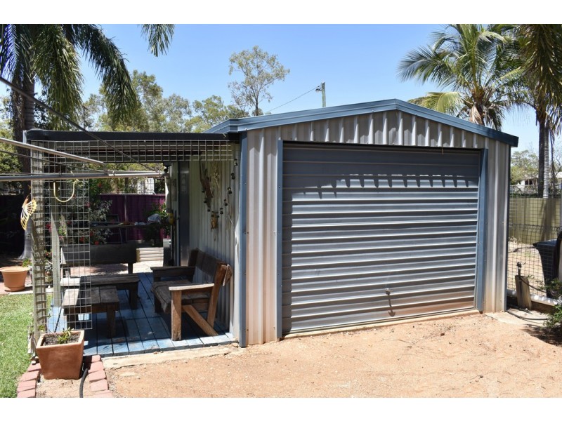10 Ward Place, Emerald QLD 4720