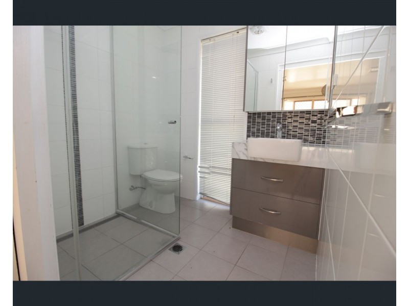 16 Batavia Court, Emerald QLD 4720