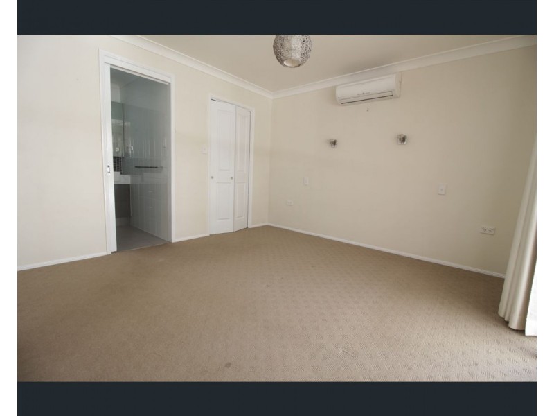 16 Batavia Court, Emerald QLD 4720