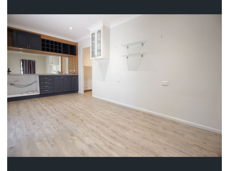 16 Batavia Court, Emerald QLD 4720