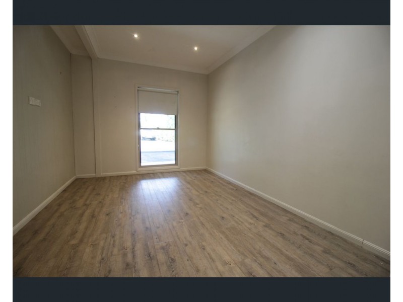 16 Batavia Court, Emerald QLD 4720