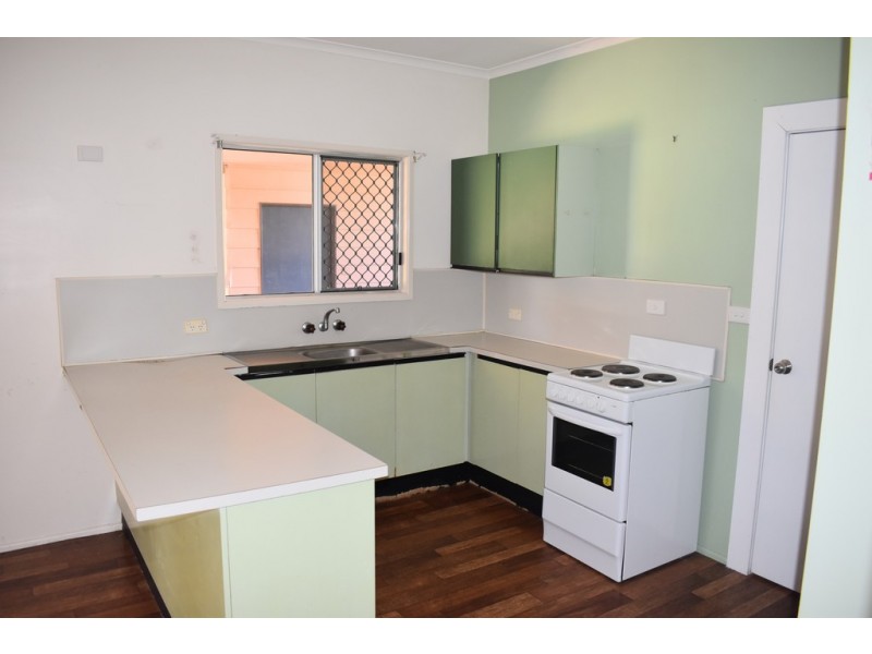 14 Saffola Place, Emerald QLD 4720