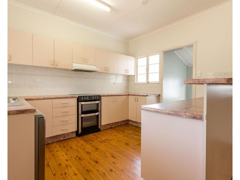 52 Esmond St, Emerald QLD 4720