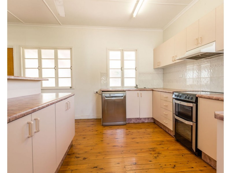 52 Esmond St, Emerald QLD 4720