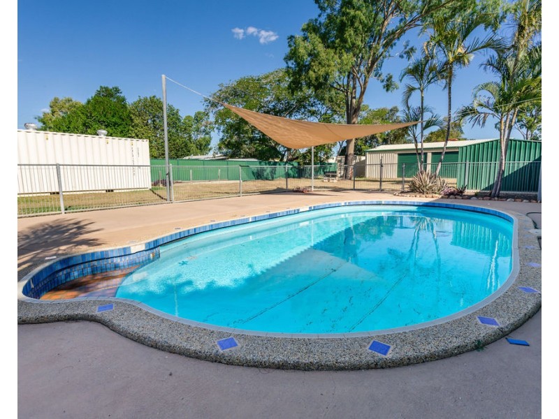 52 Esmond St, Emerald QLD 4720