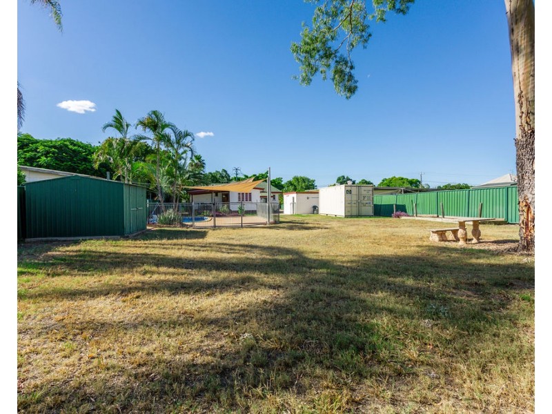 52 Esmond St, Emerald QLD 4720
