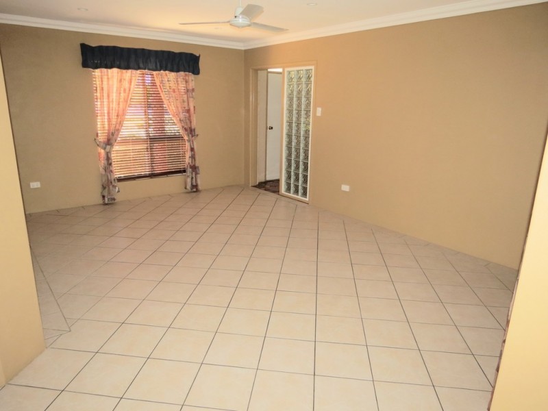 3 Kurrajong Close, Emerald QLD 4720