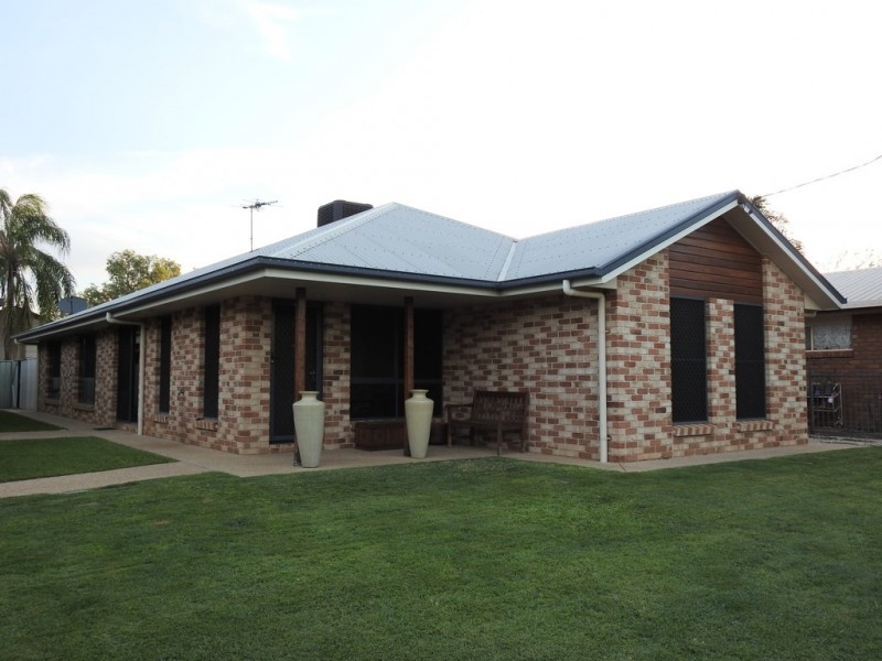 16 Cardinal Drive, Emerald QLD 4720