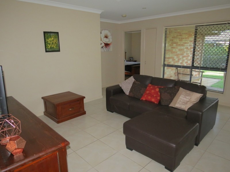 16 Cardinal Drive, Emerald QLD 4720