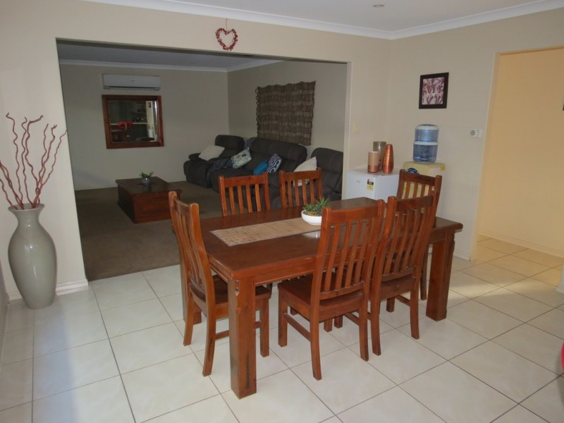 16 Cardinal Drive, Emerald QLD 4720