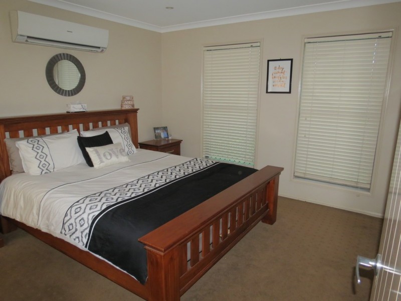 16 Cardinal Drive, Emerald QLD 4720