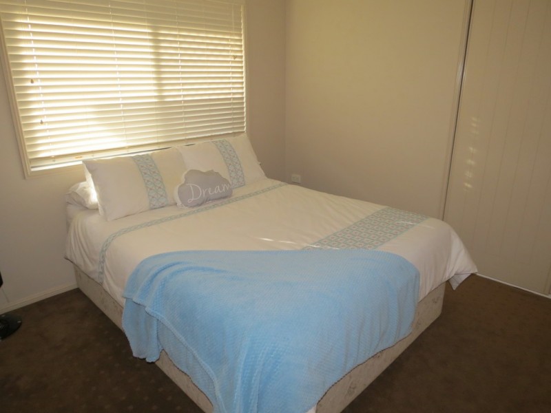 16 Cardinal Drive, Emerald QLD 4720