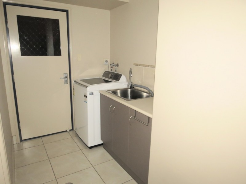 16 Cardinal Drive, Emerald QLD 4720