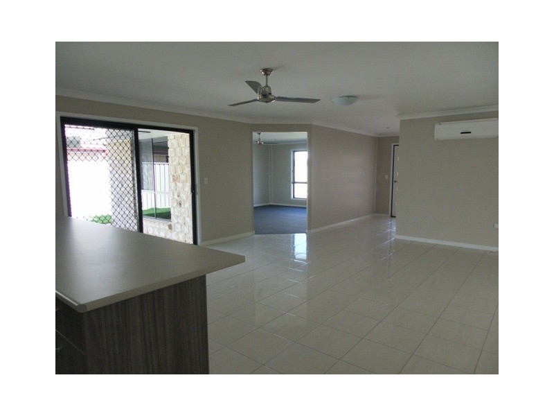 8 Highlands Court, Emerald QLD 4720