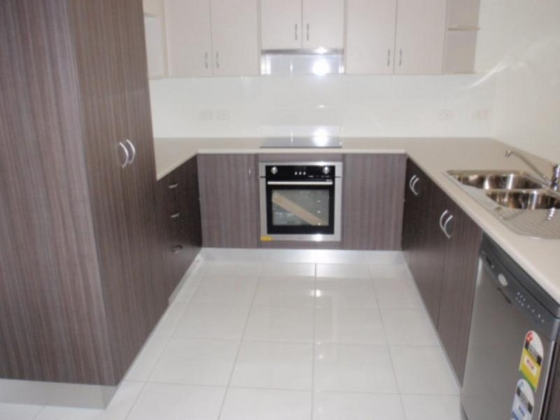 1/9 Paperbark Place, Emerald QLD 4720