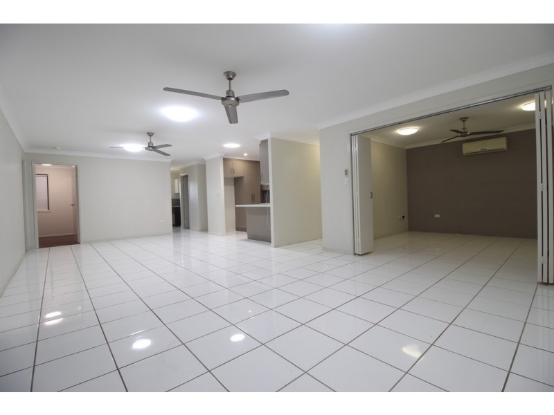 55 White Street, Emerald QLD 4720