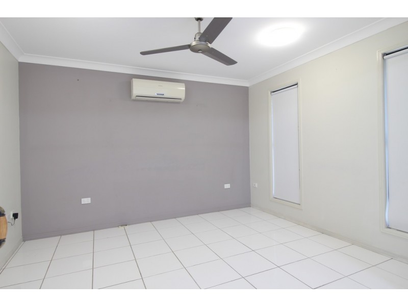 55 White Street, Emerald QLD 4720