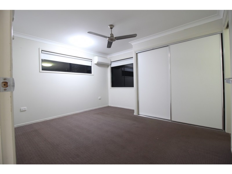 55 White Street, Emerald QLD 4720