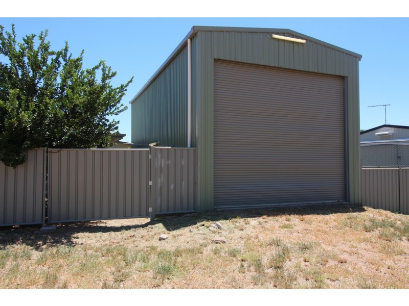 55 White Street, Emerald QLD 4720