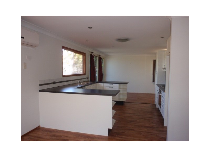 2  Bucholz Place, Emerald QLD 4720