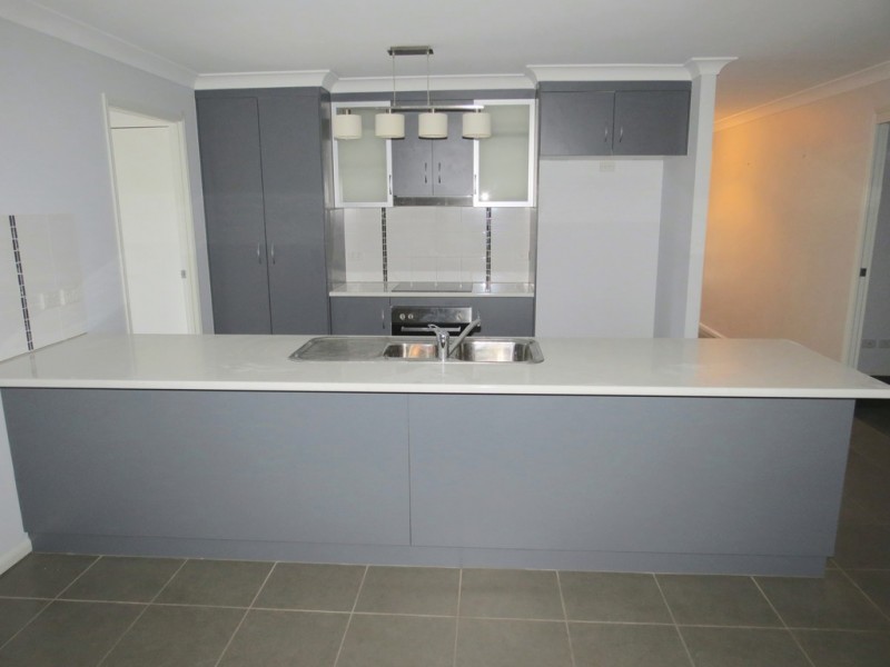 9 Lauren Drive, Emerald QLD 4720